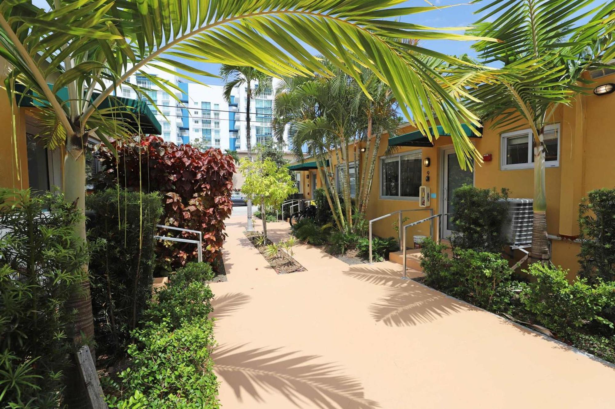 Family Friendly Condo Steps To Miami Beach With Free Parking Exterior photo